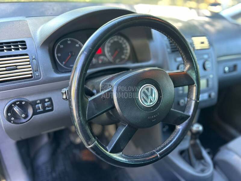 Volkswagen Touran 