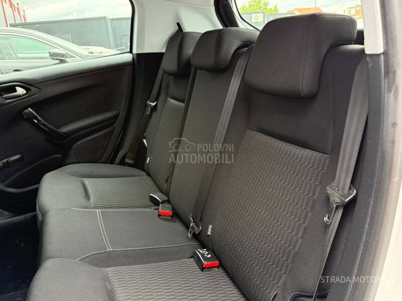 Peugeot 208 1.6 BLUE HDI NAVY
