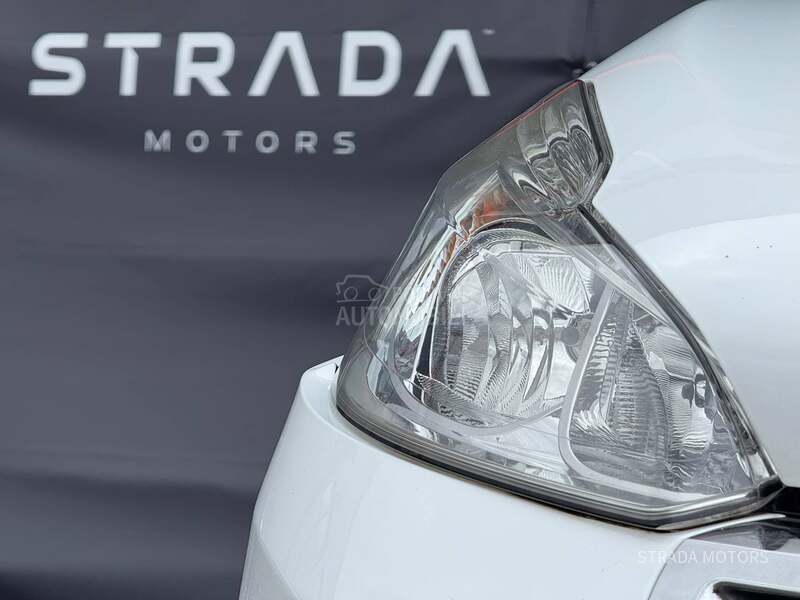 Peugeot 208 1.6 BLUE HDI NAVY