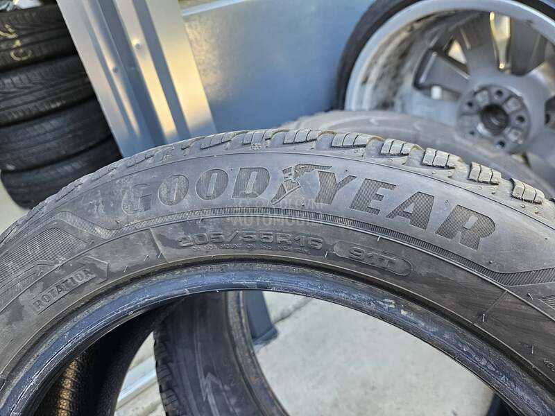 Goodyear 205/55 R16 Zimska