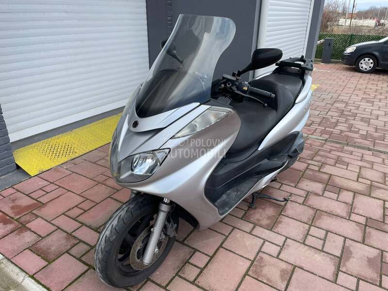 Yamaha Majesty YP400A