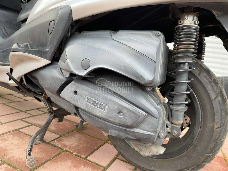 Yamaha Majesty YP400A