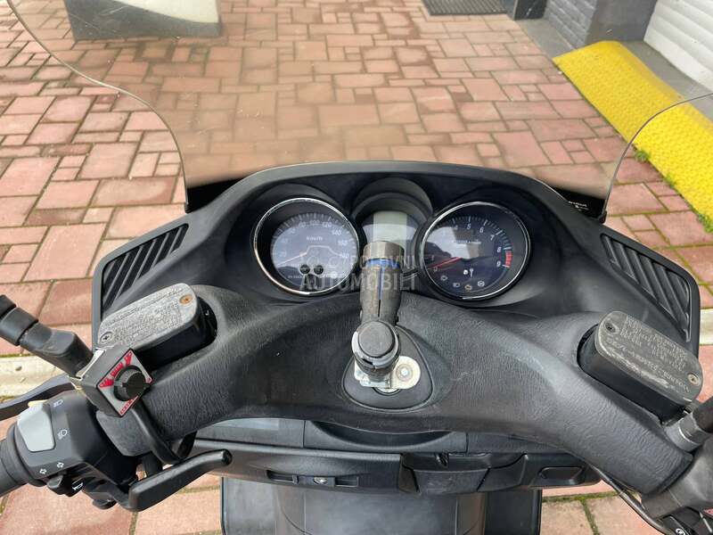 Yamaha Majesty YP400A