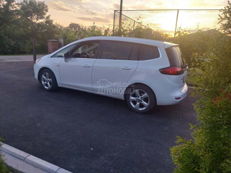 Opel Zafira 