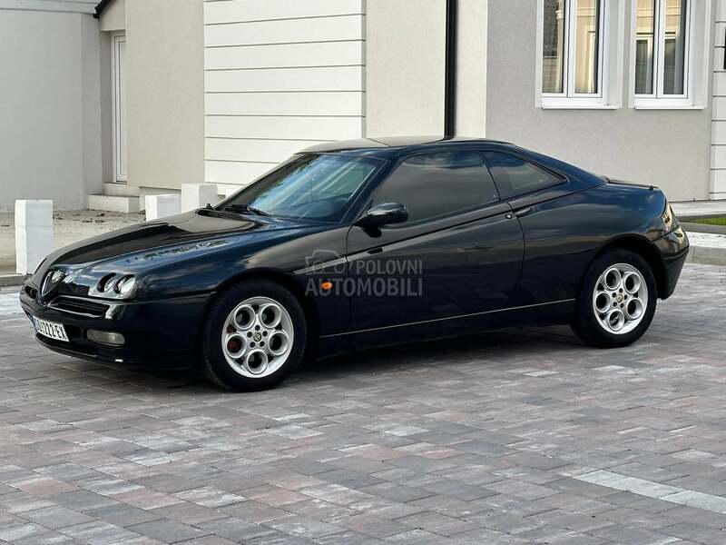 Alfa Romeo GTV 