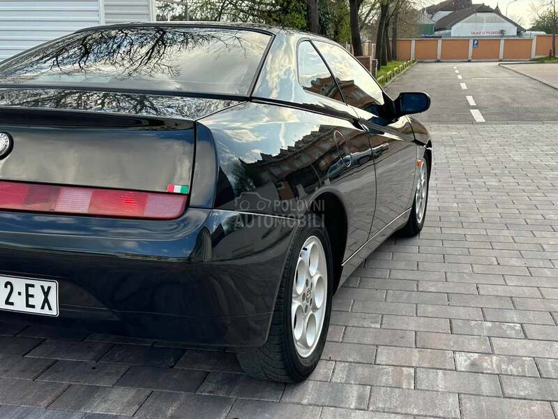 Alfa Romeo GTV 