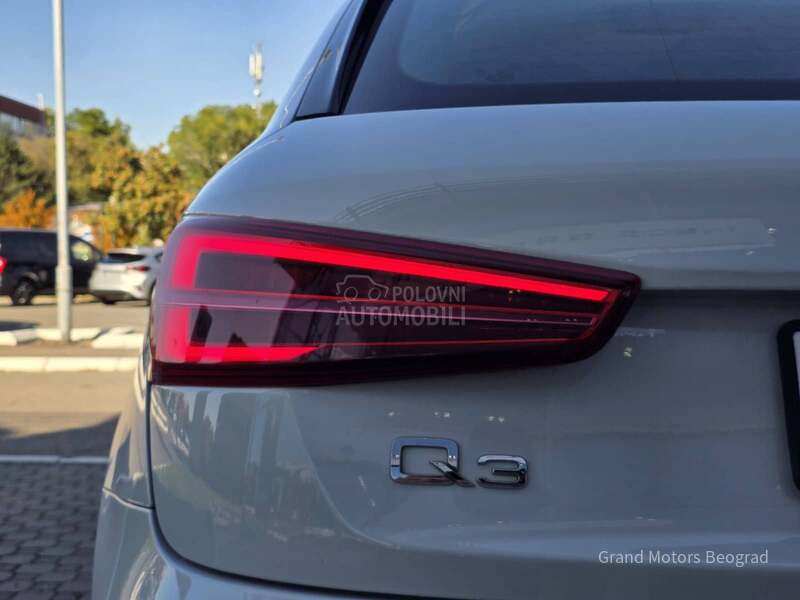 Audi Q3 2.0 TDI S-LINE
