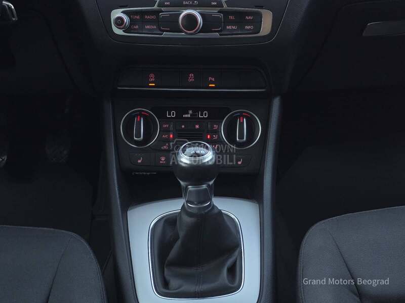 Audi Q3 2.0 TDI S-LINE