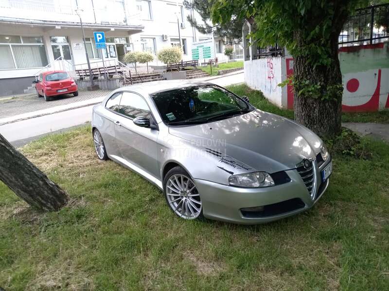 Alfa Romeo GT 