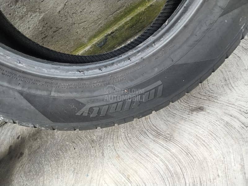 Ostalo 225/60 R17 Zimska