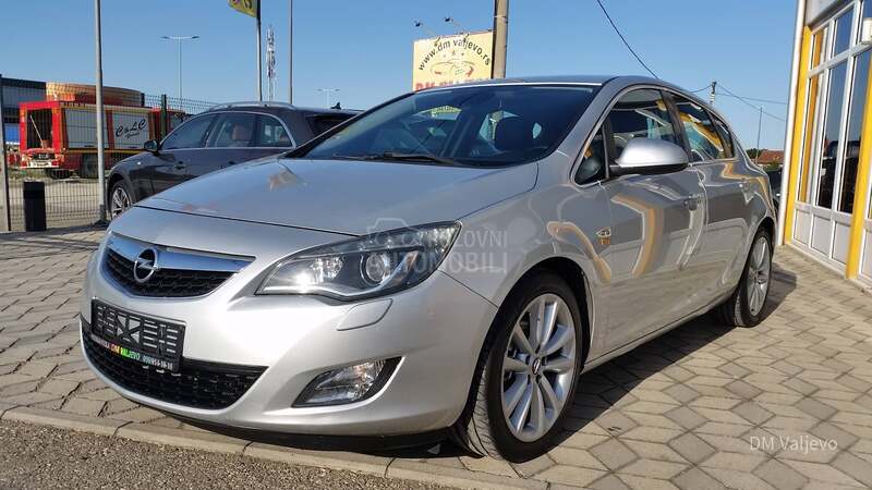 Opel Astra J 1.7 CDTI COSMO / NAV
