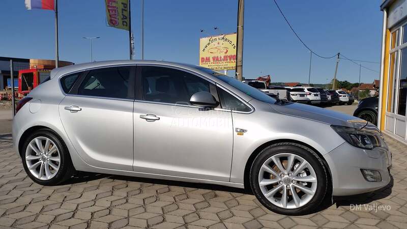 Opel Astra J 1.7 CDTI COSMO / NAV