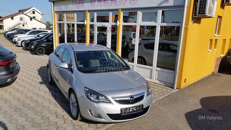 Opel Astra J 1.7 CDTI COSMO / NAV