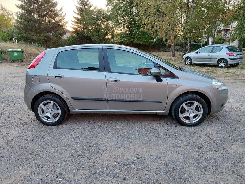 Fiat Grande Punto 1.4i 8v SVAJCARSKA