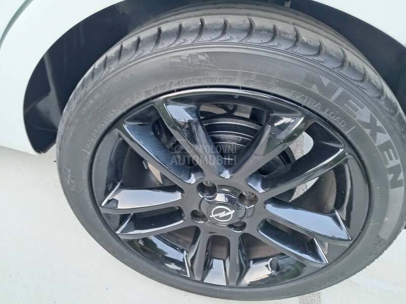 Opel Corsa D 1.4 O d l i c n a