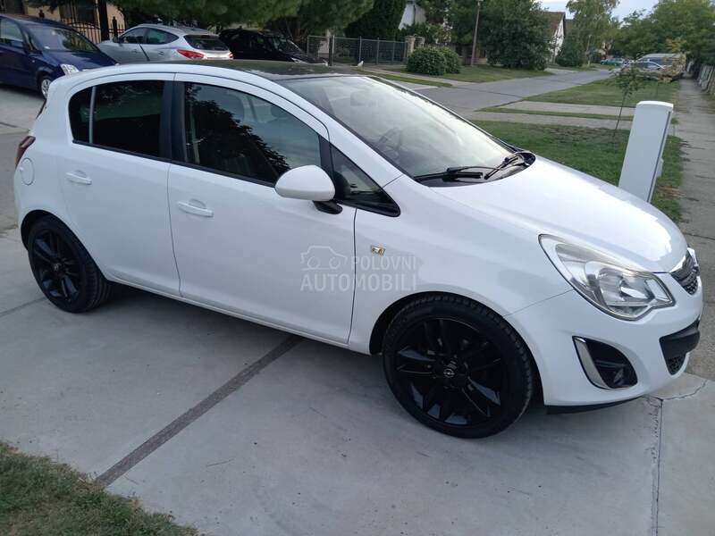 Opel Corsa D 1.4 O d l i c n a