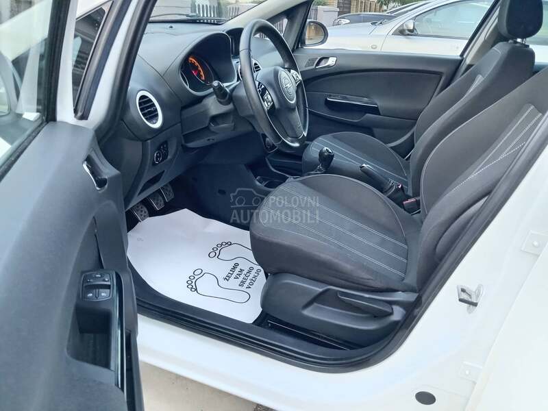 Opel Corsa D 1.4 O d l i c n a
