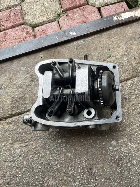 Glava motora piaggio x10 500