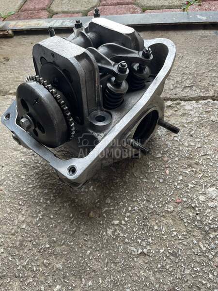 Glava motora piaggio x10 500