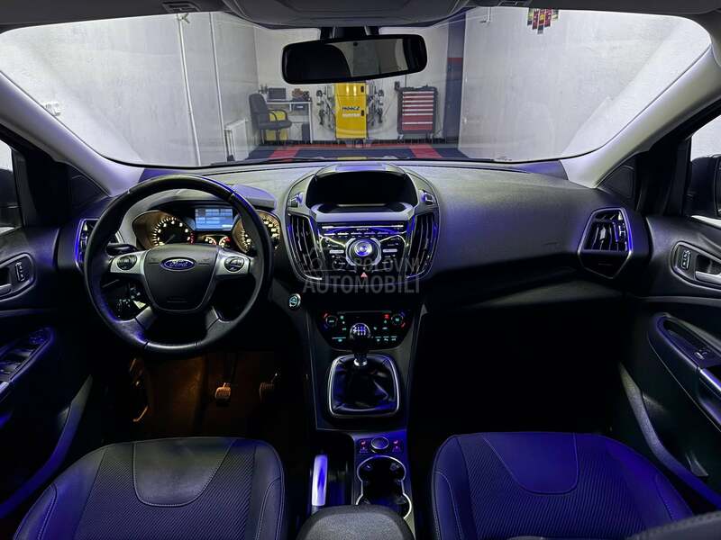 Ford Kuga K A O  NOV