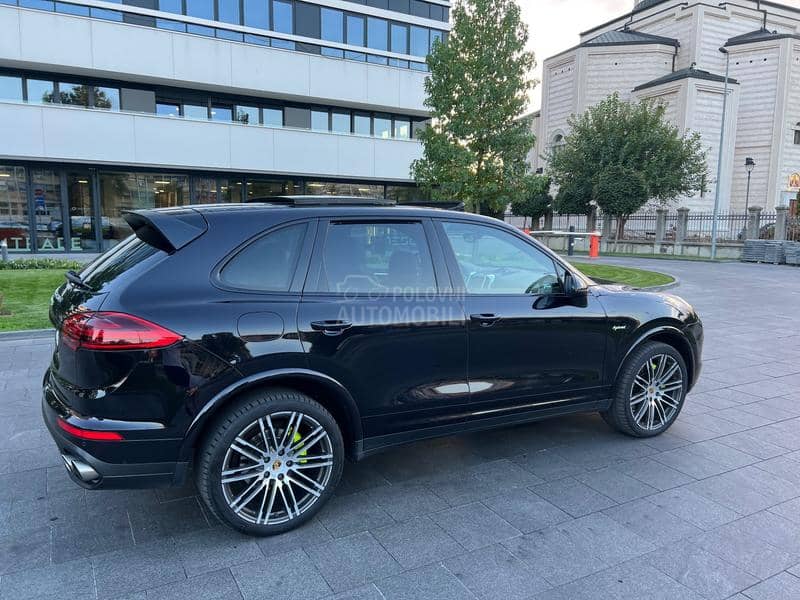 Porsche Cayenne S  Tartuf braon