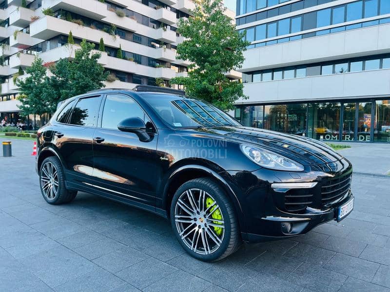 Porsche Cayenne S  Tartuf braon