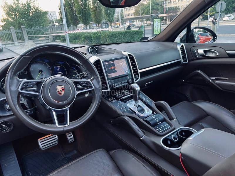 Porsche Cayenne S  Tartuf braon