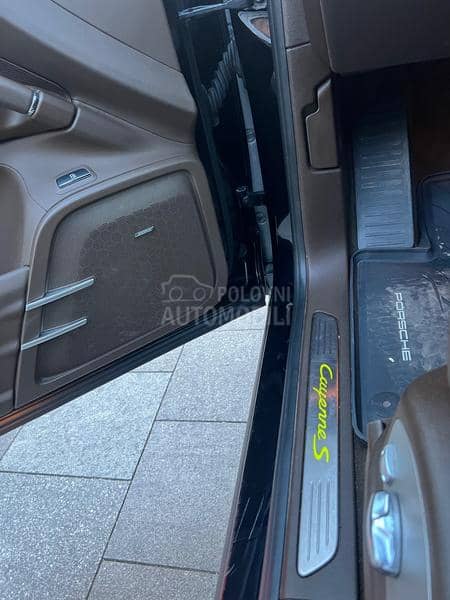 Porsche Cayenne S  Tartuf braon