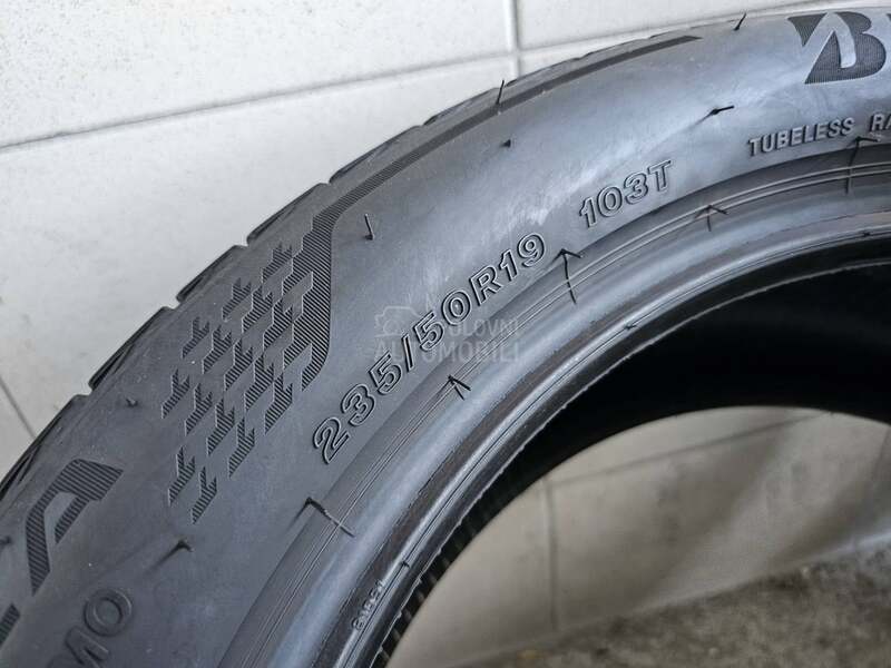 Bridgestone 235/50 R19 Letnja