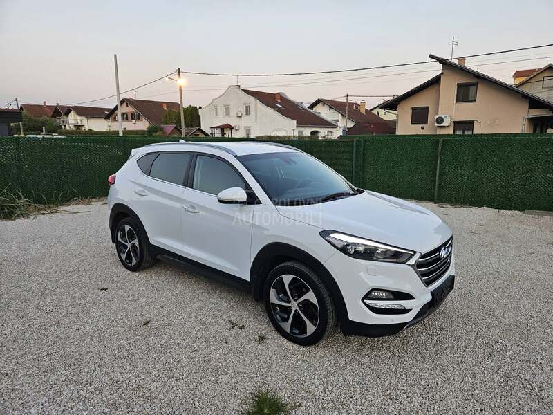 Hyundai Tucson 4x4 Fu LL OpR eMa