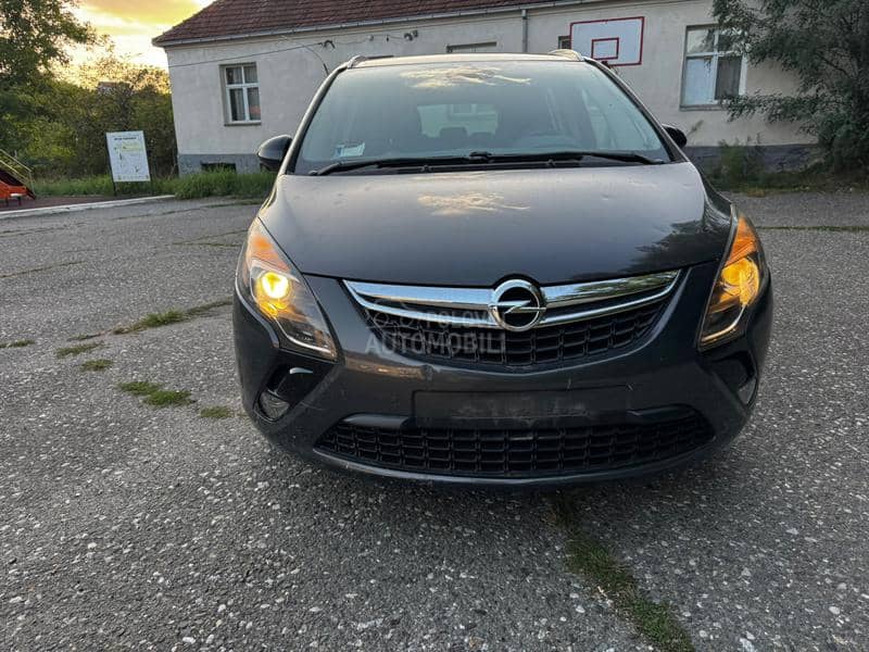 Opel Zafira Koplet 2014. god. -  kompletan auto u delovima