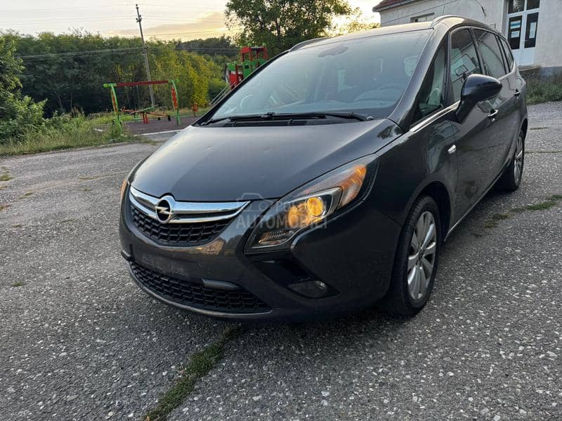 Opel Zafira Koplet 2014. god. -  kompletan auto u delovima