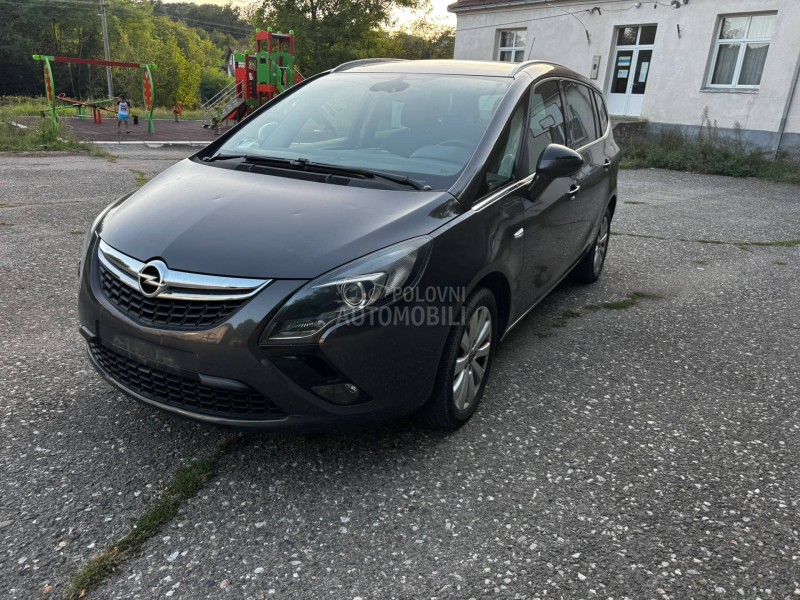 Opel Zafira Koplet 2014. god. -  kompletan auto u delovima