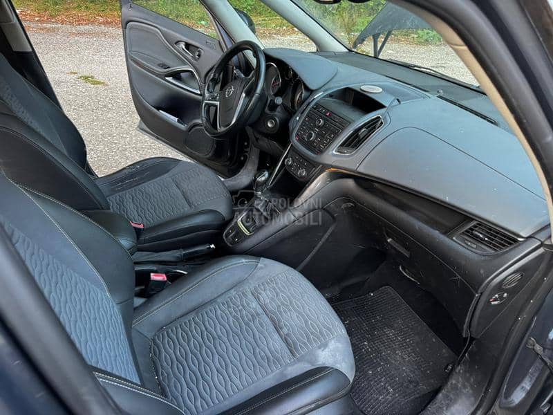 Opel Zafira Koplet 2014. god. -  kompletan auto u delovima