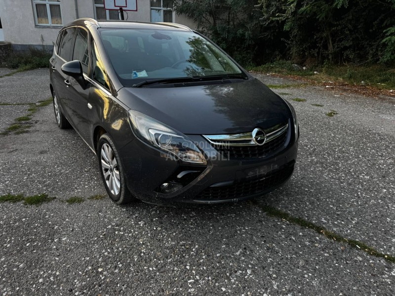 Opel Zafira Koplet 2014. god. -  kompletan auto u delovima