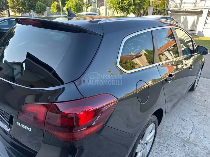 Opel Astra J 1.4 16V N.A.V.I