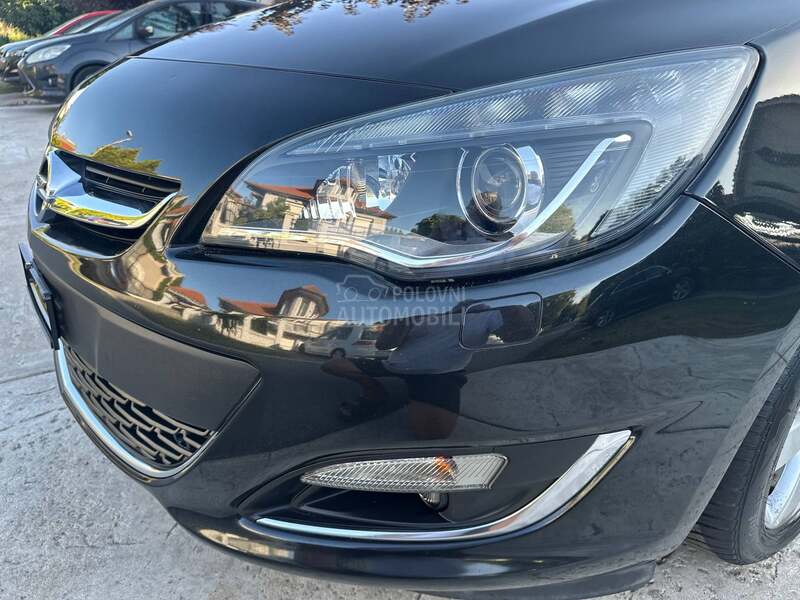 Opel Astra J 1.4 16V N.A.V.I