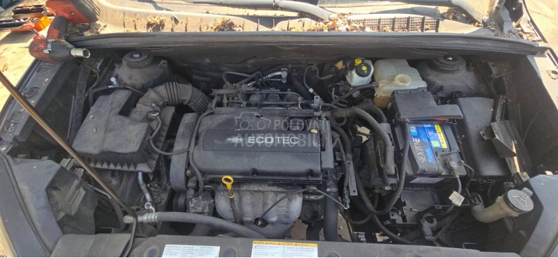 Chevrolet Orlando 2011. god. -  kompletan auto u delovima