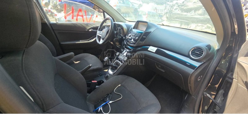 Chevrolet Orlando 2011. god. -  kompletan auto u delovima