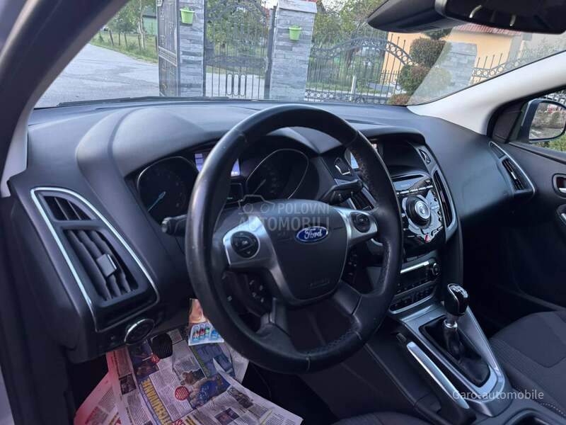 Ford Focus 1.6 TITANIUM CH NOV