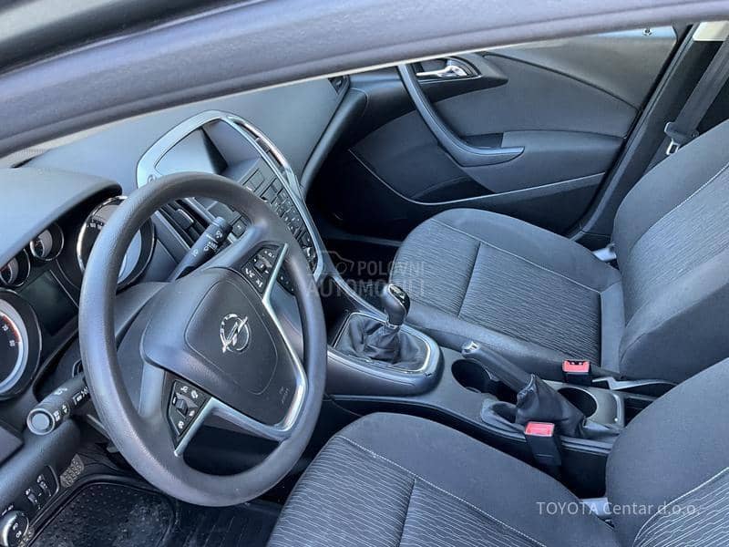 Opel Astra J 