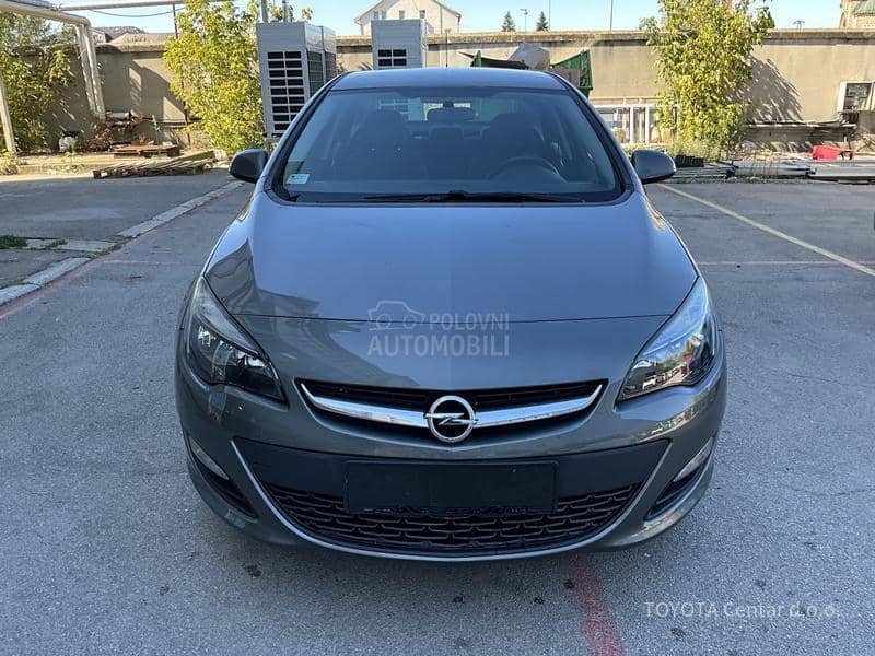 Opel Astra J 
