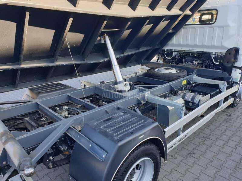 Mitsubishi FUSO CANTER 9C18