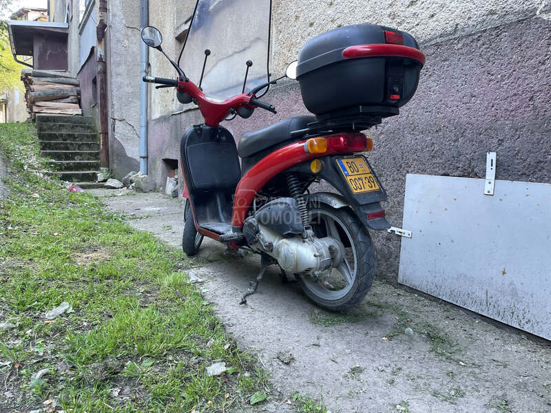 Piaggio Free
