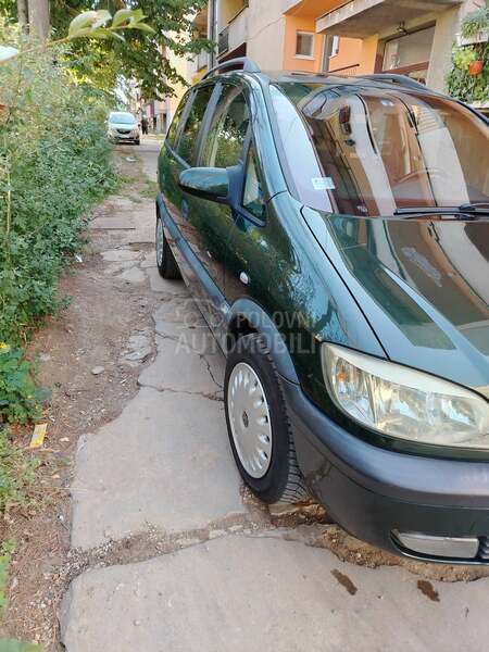 Opel Zafira 