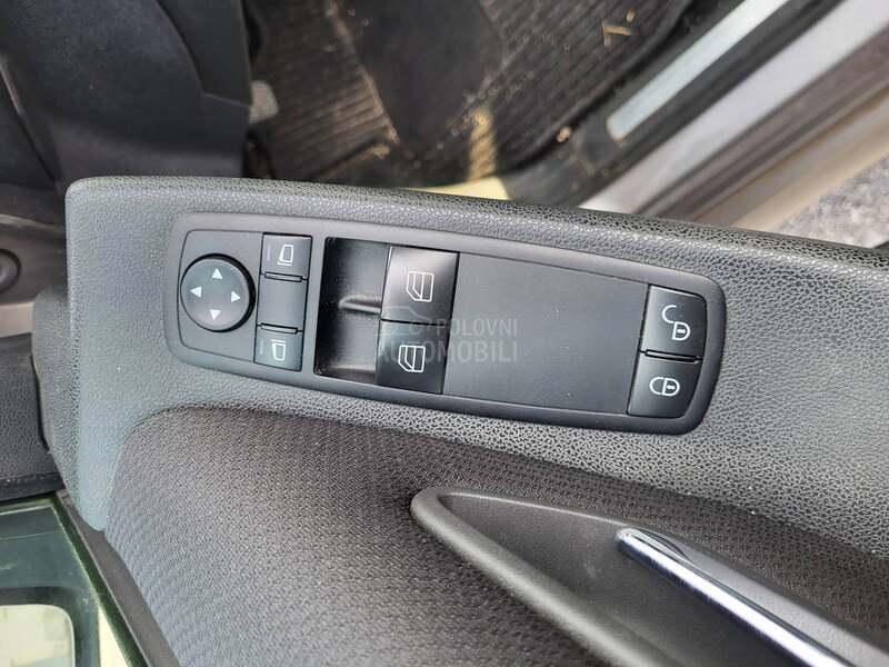 Mercedes Benz B Klasa -  kompletan auto u delovima