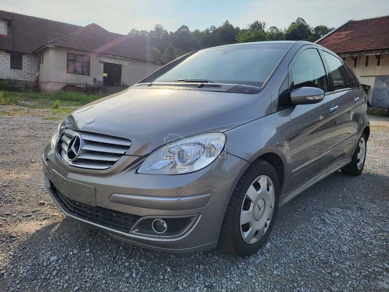 Mercedes Benz B Klasa -  kompletan auto u delovima