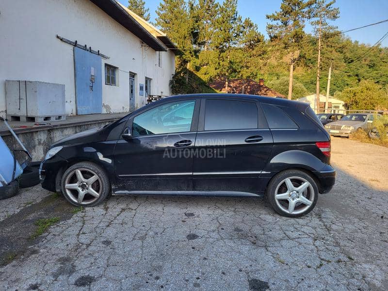 Mercedes Benz B Klasa -  kompletan auto u delovima