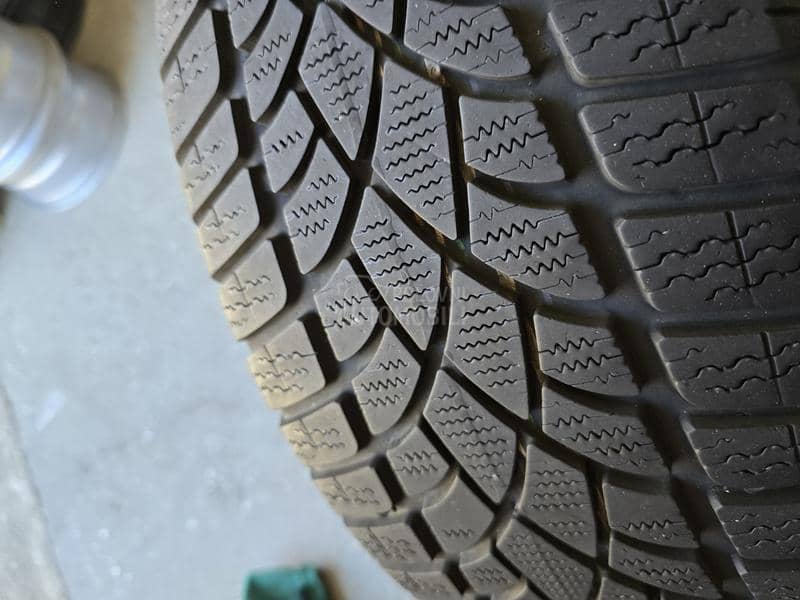 Dunlop 225/50 R17 Zimska