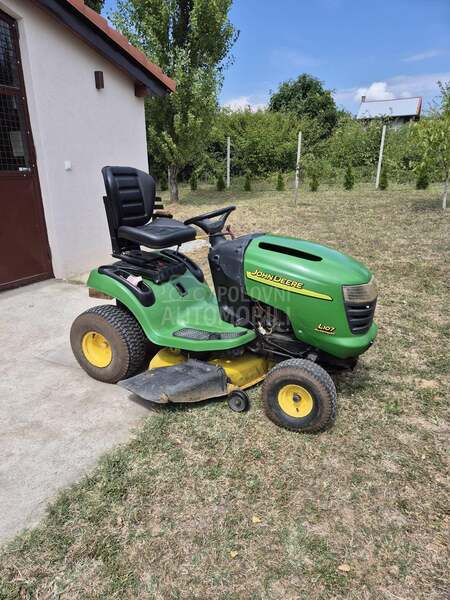 John Deere L 107